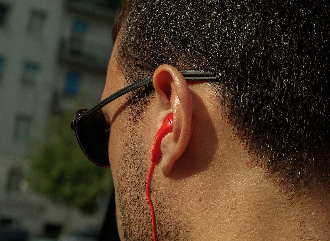 טיפים לשמירה על אוזניים בריאות